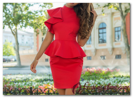 Как создать красивый образ с красным платьем с баской?